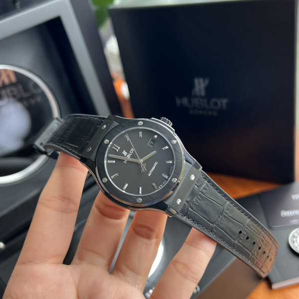 ウブロコピー時計着用イメージ